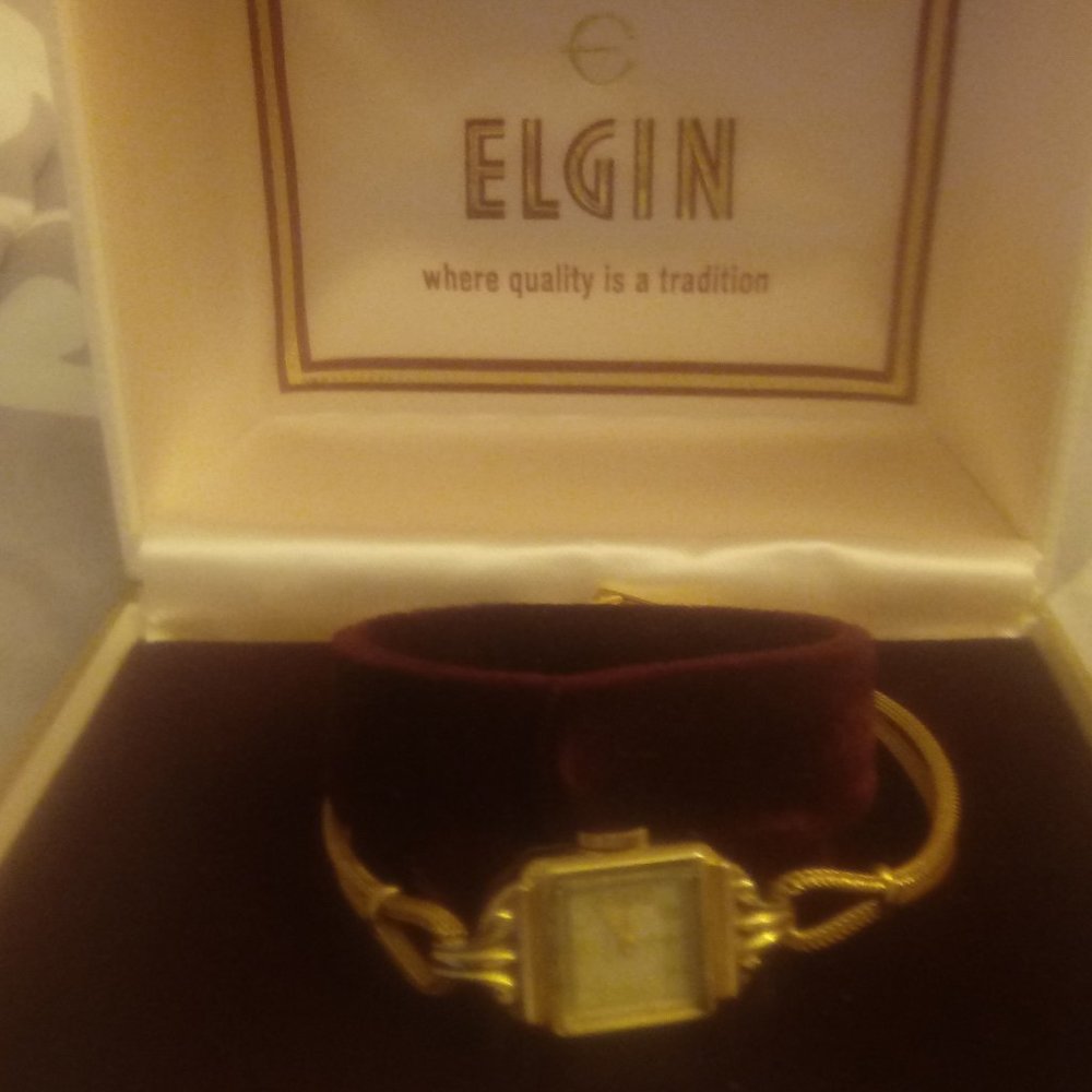 Vintage ladies Elgin watch with box and care card
